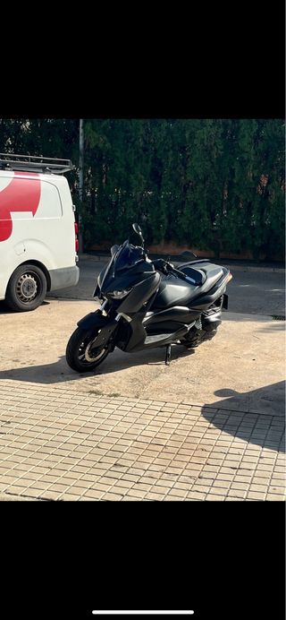 Yamaha Xmax 400