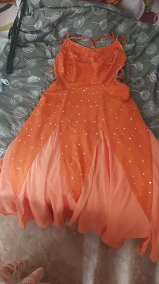 Vestido fiesta rosa y otra tallla es L
