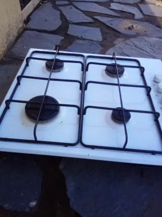 Placa de cocina blanca 4 fuegos