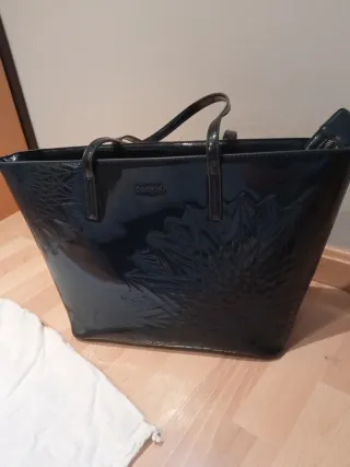 Desigual bolso charol azul