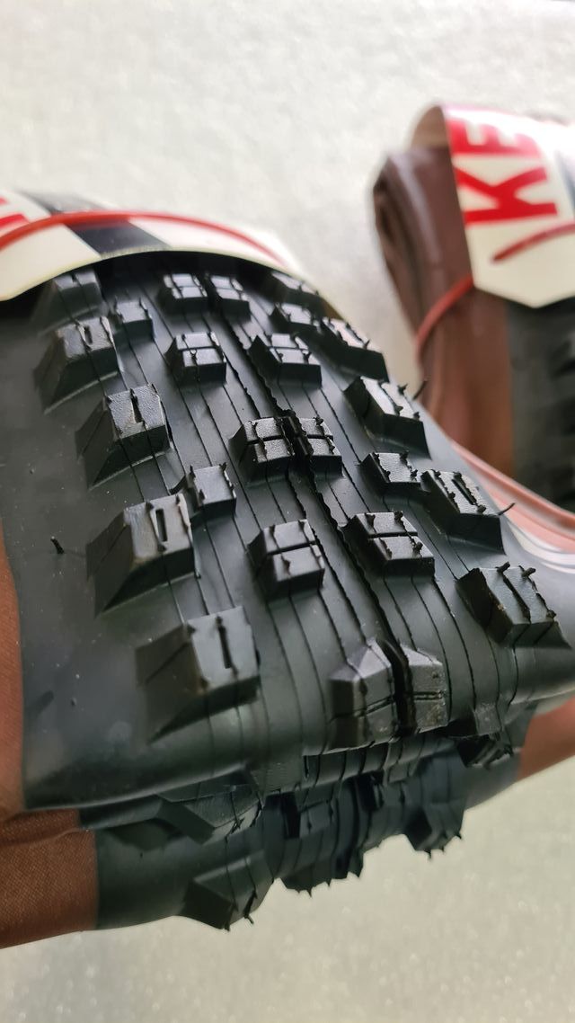 2 coperture Tubeless Ready Kenda 29x2.40