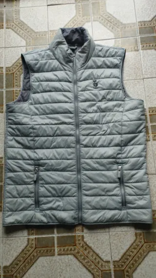 Chaleco gris, Talla XL muy poco usado