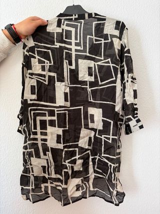 Camisa estampada geométrica