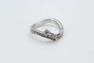 Anillo De Oro Blanco De 18K Con Diamantes.. Ref: 003-01-02480