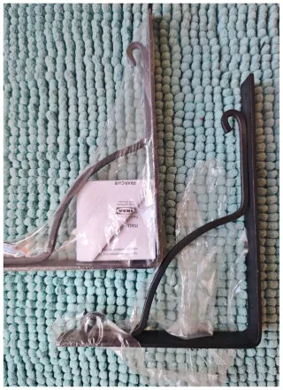 Estantería metálica negra decorativa