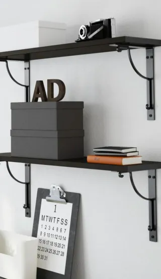 Estantería metálica negra decorativa