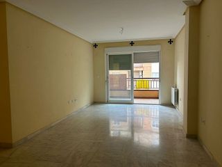 Piso en venta en Renfe - Bulevar 1º y 2º Fase en Jaén