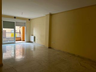 Piso en venta en Renfe - Bulevar 1º y 2º Fase en Jaén