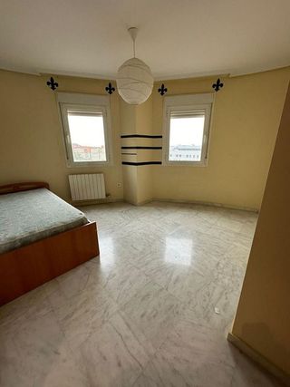 Piso en venta en Renfe - Bulevar 1º y 2º Fase en Jaén