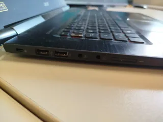 Ordenador portatil para trabajar con monitor