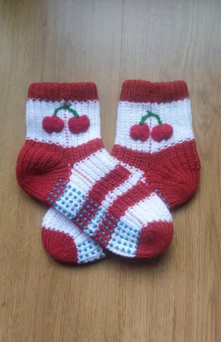 Calcetines antideslizantes con cerezas