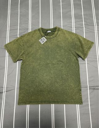 Camiseta Loewe verde oliva nueva