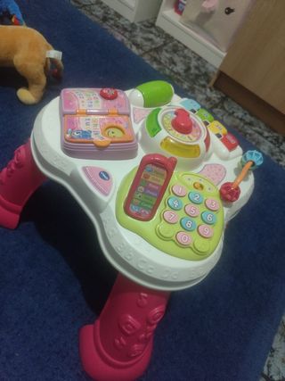 Caballo balancín infantil y mesa interactiva