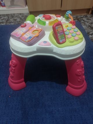 Caballo balancín infantil y mesa interactiva