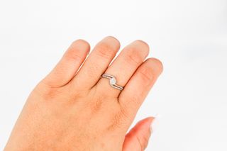 Anillo De Oro Blanco De 18K Con Diamantes.. Ref: 069-01-00533