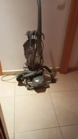 Aspiradora antigua funciona perfectamente