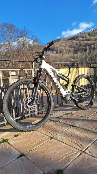 Bicicleta Eléctrica Husqvarna MC3
