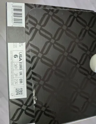 Chanclas Jordan Moradas Talla 36.5