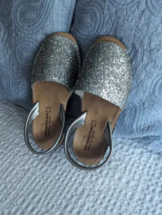 Alpargatas plateadas con purpurina T.37