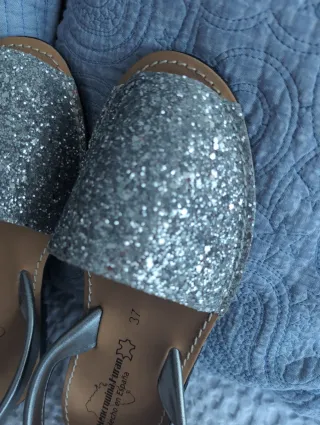 Alpargatas plateadas con purpurina T.37
