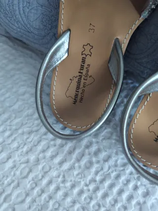 Alpargatas plateadas con purpurina T.37