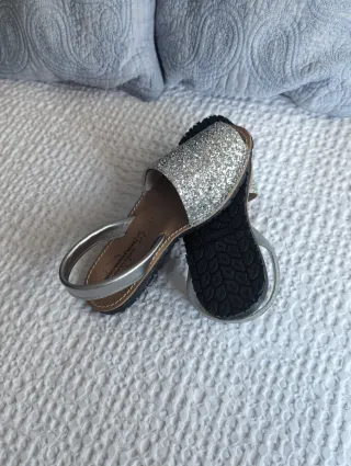 Alpargatas plateadas con purpurina T.37