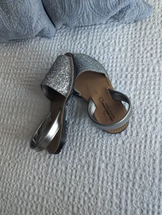 Alpargatas plateadas con purpurina T.37