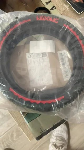 Rueda blindada patiente electrico 8.5x2