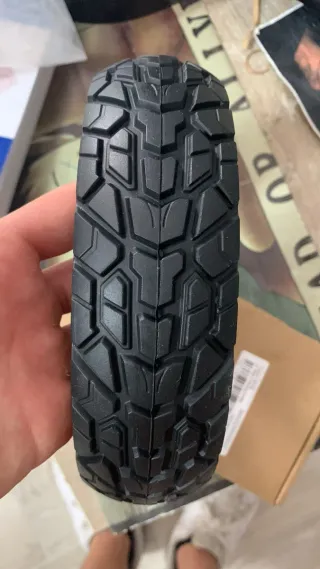 Rueda blindada patiente electrico 8.5x2