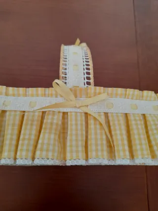 Cesta decorativa con asa