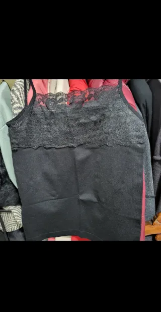 Top negro con encaje Talla S, M