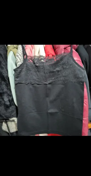 Top negro con encaje Talla S, M