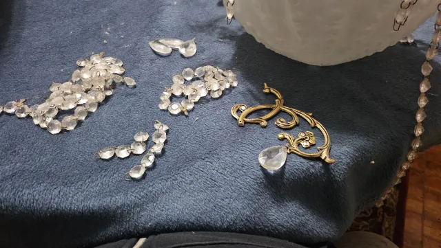 Lámpara de bronce y cristal