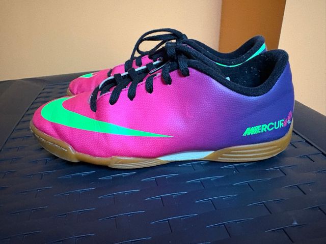 Zapatillas Nike Mercurial Rosa y Morado. talla 34