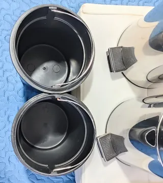 Papeleras de baño plateadas