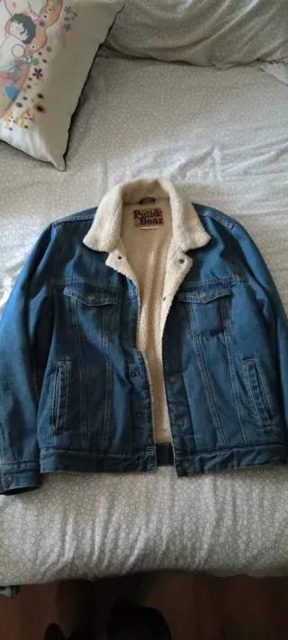 Cazadora vaquera Pull&Bear forrada talla M