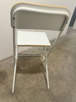 Taburete alto plegable IKEA