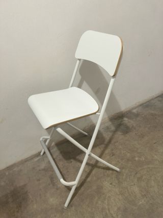 Taburete alto plegable IKEA