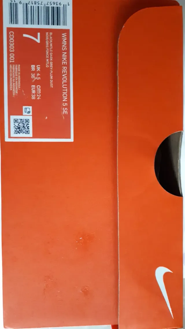 Zapatillas Nike Revolution Negras y Verdes