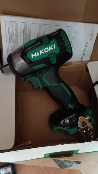 Atornillador de impacto HiKOKI 18V