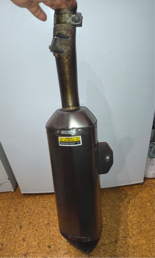 Escape Akrapovič Carbono para CB500F