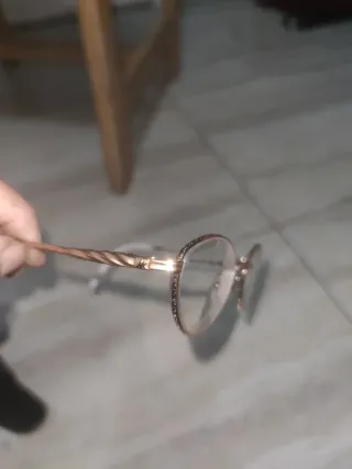 Gafas Vintage Doradas y Rosas