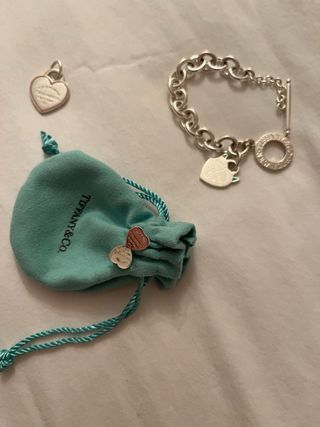 Tiffany & Co. Pulsera Corazón y Charm y Pendientes