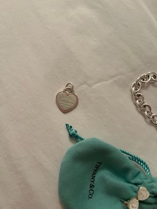 Tiffany & Co. Pulsera Corazón y Charm y Pendientes