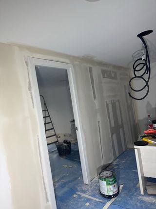 “Presupuesto gratuito”. Pladurista profesional.