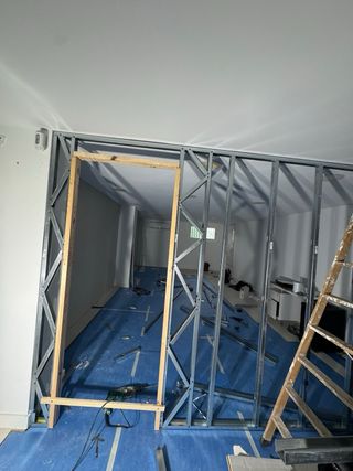 “Presupuesto gratuito”. Pladurista profesional.