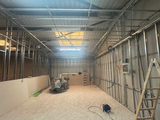 “Presupuesto gratuito”. Pladurista profesional.