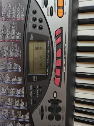 Teclado Casio LK-50, teclado iluminado.