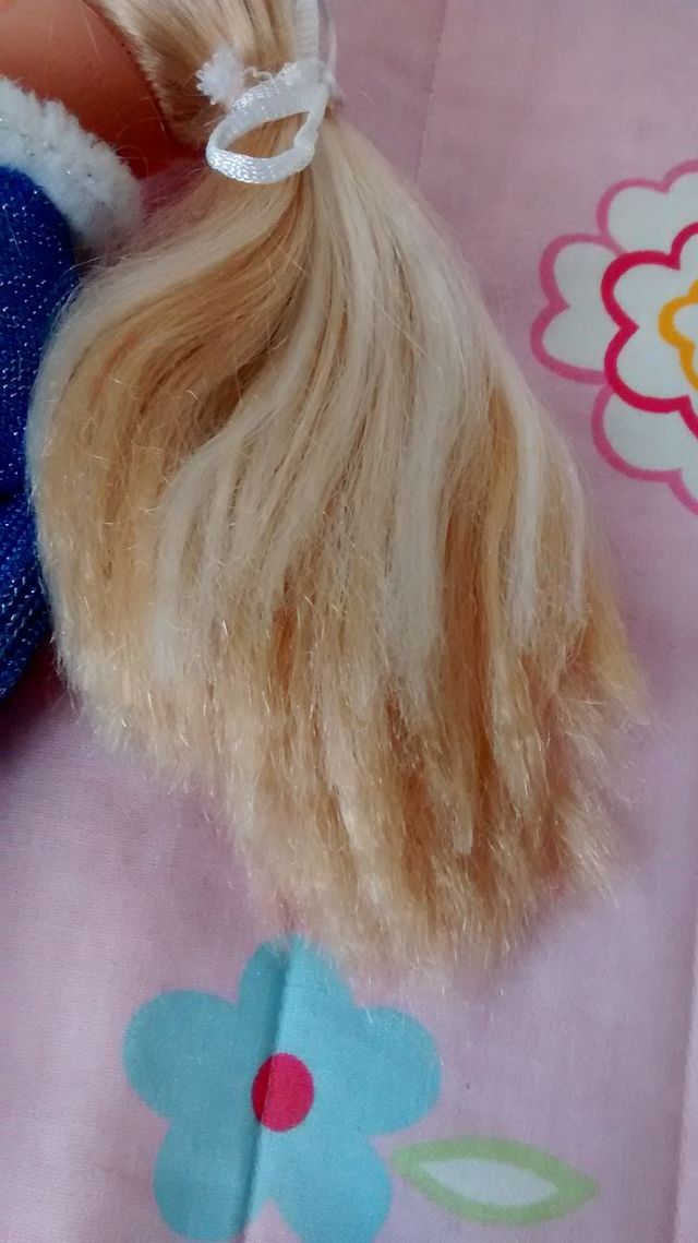 MUÑECA STEFFI LOVE CON ROPA BARBIE