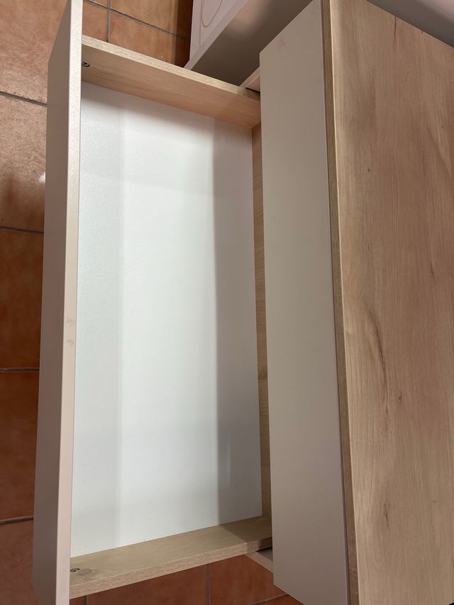 mueble de tres cajones en perfecto estado